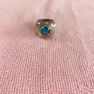 Elegant Blue and Gold Ring